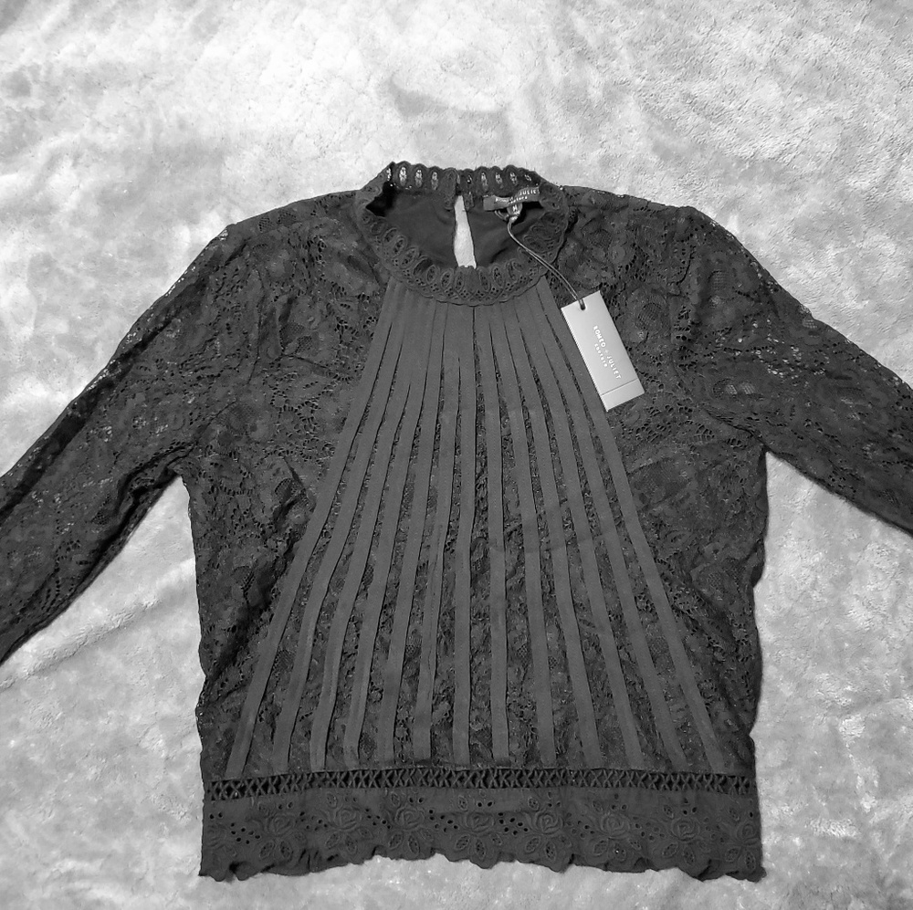 Romeo and Juliet Lace top Md.